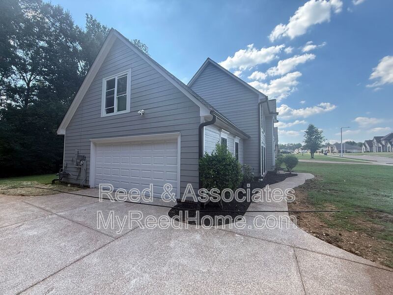2-Story Bartlett Home! property image